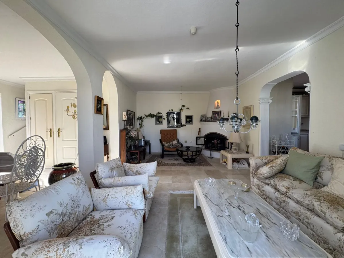 Beautiful Corner Townhouse with Private Garden in Mar y Monte, Estepona – Bright and Full of Potential