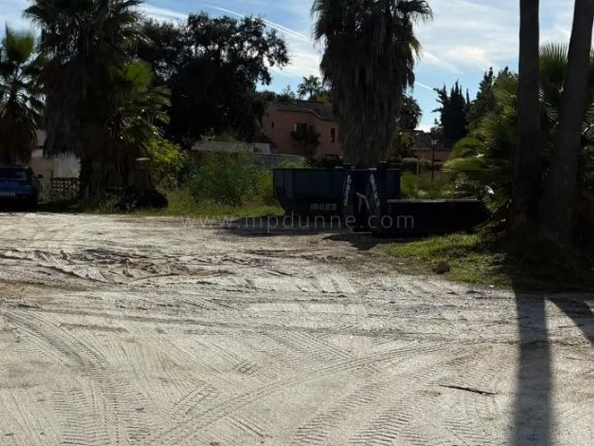 Commercial Plot for Sale in El Paraíso Playa, Estepona