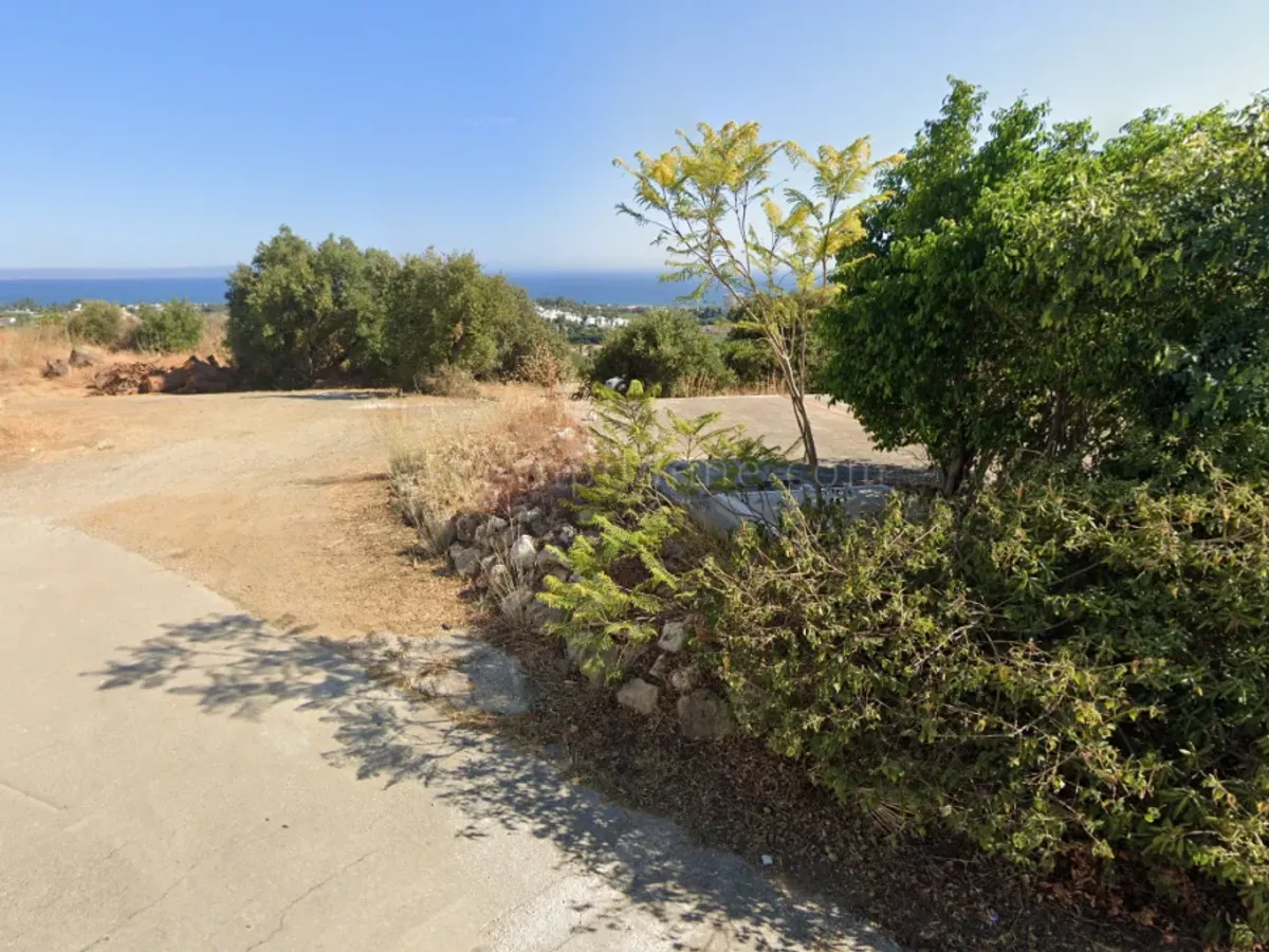 Commercial Plot for Sale in El Paraíso Playa, Estepona