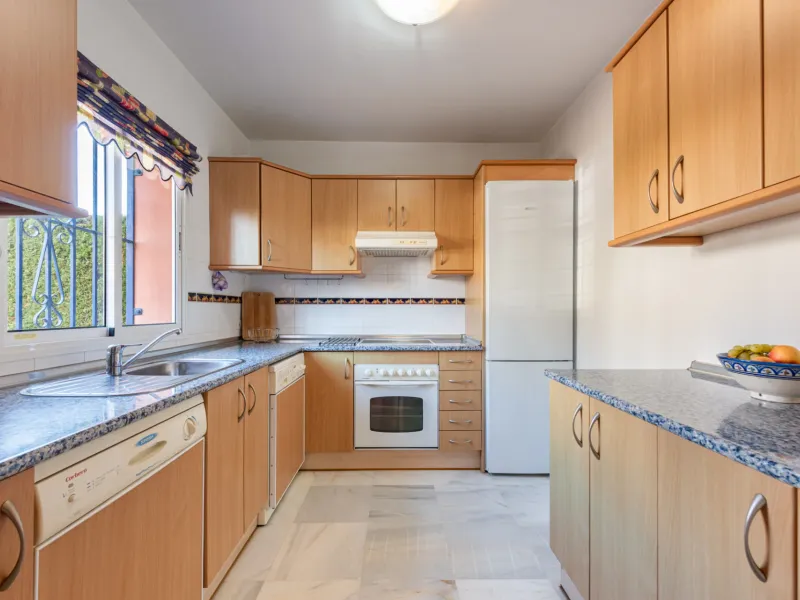 Bright South-Facing Townhouse in Monte Biarritz — Walk to the Beach and Amenities