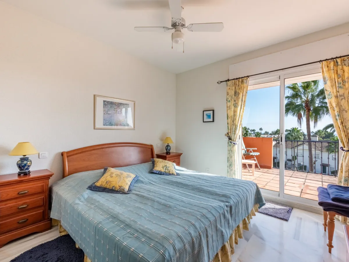 Bright South-Facing Townhouse in Monte Biarritz — Walk to the Beach and Amenities