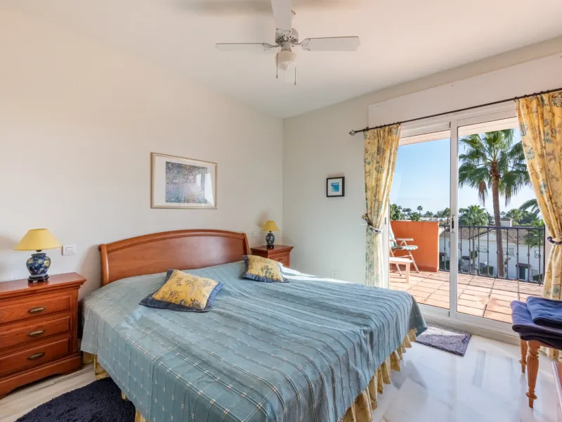 Bright South-Facing Townhouse in Monte Biarritz — Walk to the Beach and Amenities