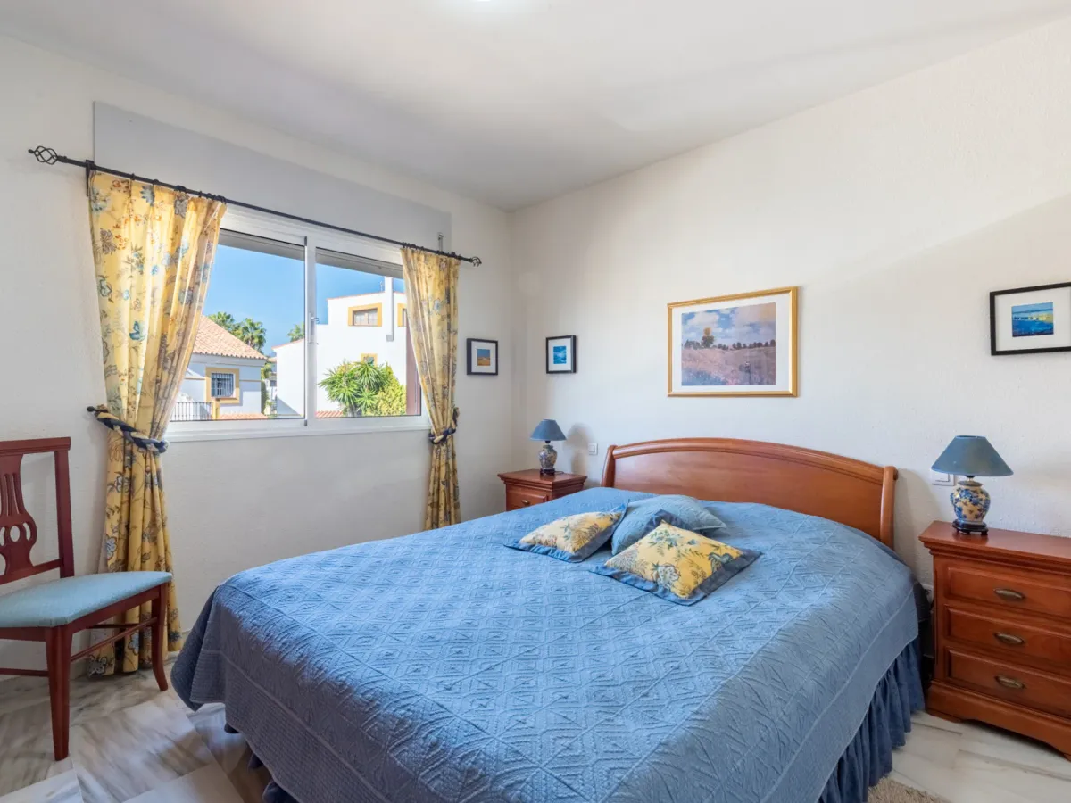 Bright South-Facing Townhouse in Monte Biarritz — Walk to the Beach and Amenities