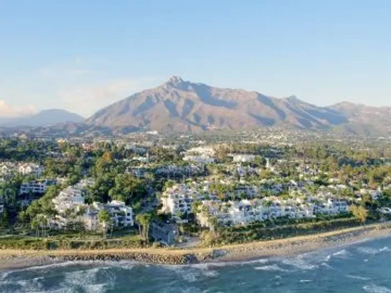 Beachside Puente Romano Luxury Ground Floor Apartment, Golden Mile