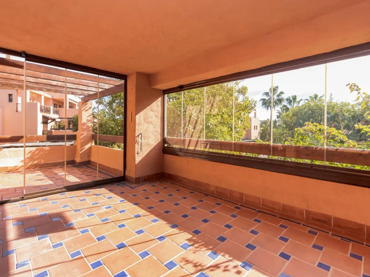 Spacious 4-bedroom apartment in Hacienda del Sol, East Estepona