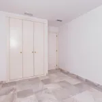 Spacious 4-bedroom apartment in Hacienda del Sol, East Estepona 10