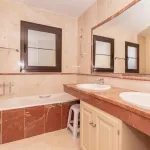 Spacious 4-bedroom apartment in Hacienda del Sol, East Estepona 12