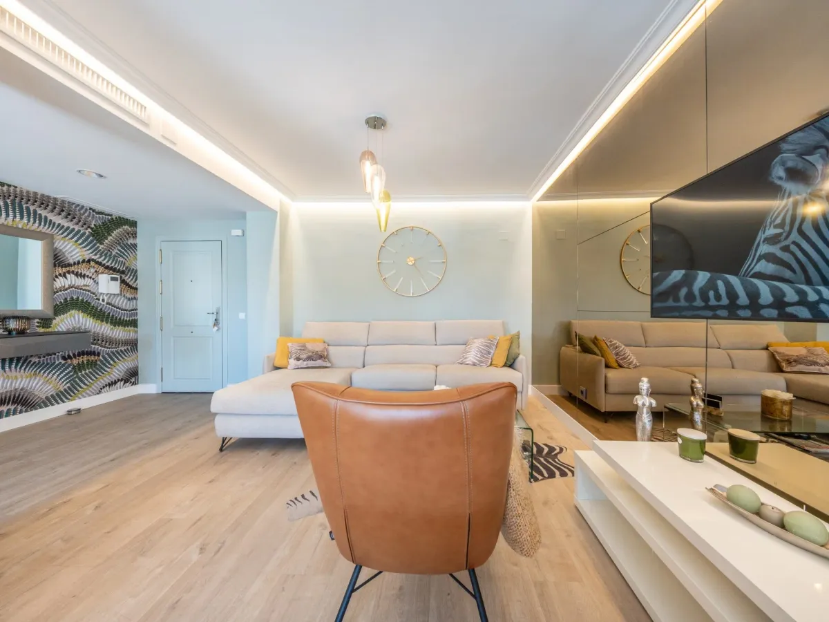 Fully renovated ground floor apartment with expansive terrace in Lorcrimar, Nueva Andalucía