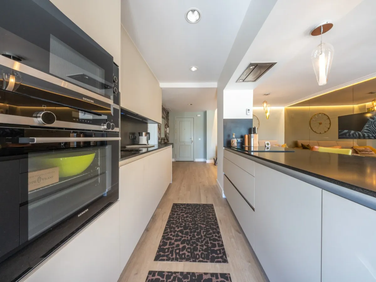 Fully renovated ground floor apartment with expansive terrace in Lorcrimar, Nueva Andalucía