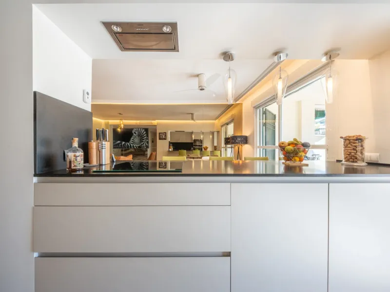 Fully renovated ground floor apartment with expansive terrace in Lorcrimar, Nueva Andalucía