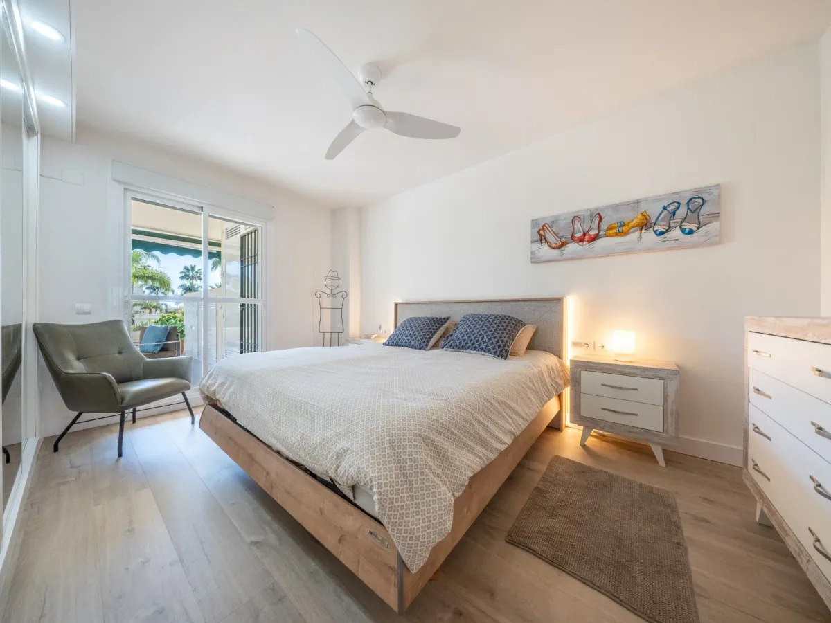 Fully renovated ground floor apartment with expansive terrace in Lorcrimar, Nueva Andalucía