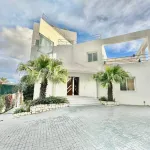Exclusive Miami-Style Villa in El Herrojo 1