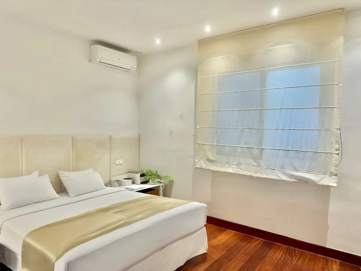 Exclusive Miami-Style Villa in El Herrojo