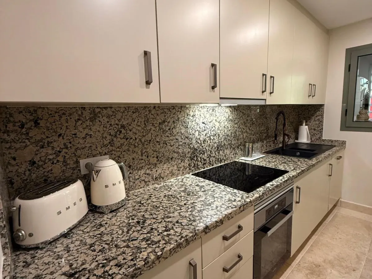 Fantastic 2-bedroom apartment in Benatalaya, frontline golf gated community