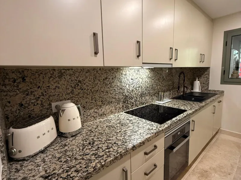 Fantastic 2-bedroom apartment in Benatalaya, frontline golf gated community