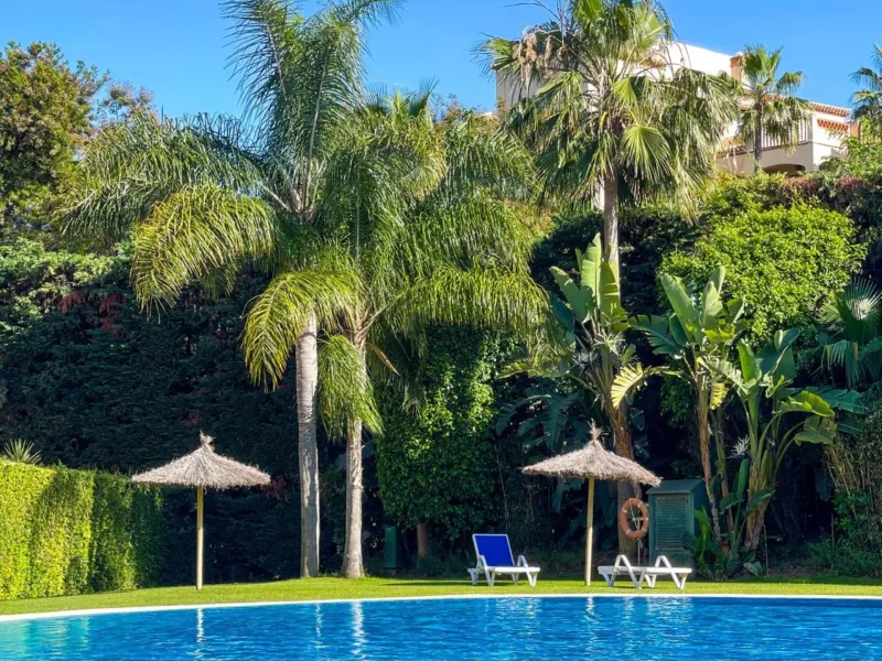 Fantastic 2-bedroom apartment in Benatalaya, frontline golf gated community