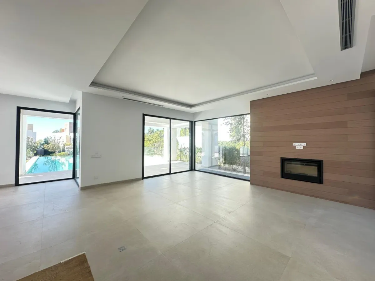 Contemporary 4 bedroom mediterranean villa in La Fuente, Marbella town