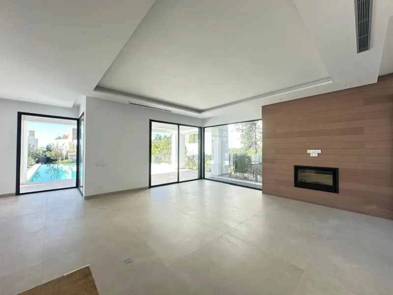 Contemporary 4 bedroom mediterranean villa in La Fuente, Marbella town