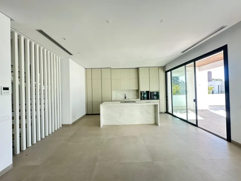 Contemporary 4 bedroom mediterranean villa in La Fuente, Marbella town