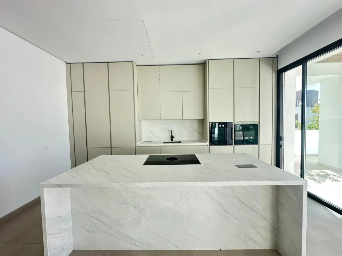 Contemporary 4 bedroom mediterranean villa in La Fuente, Marbella town