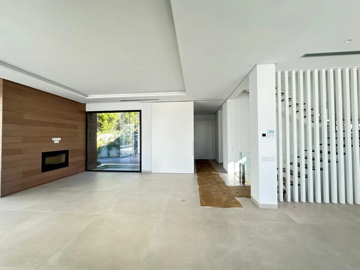 Contemporary 4 bedroom mediterranean villa in La Fuente, Marbella town