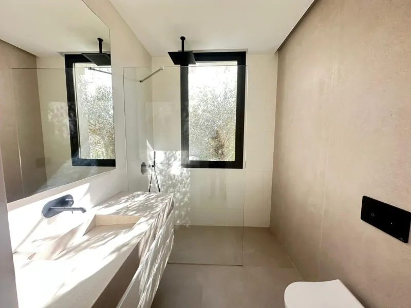 Contemporary 4 bedroom mediterranean villa in La Fuente, Marbella town