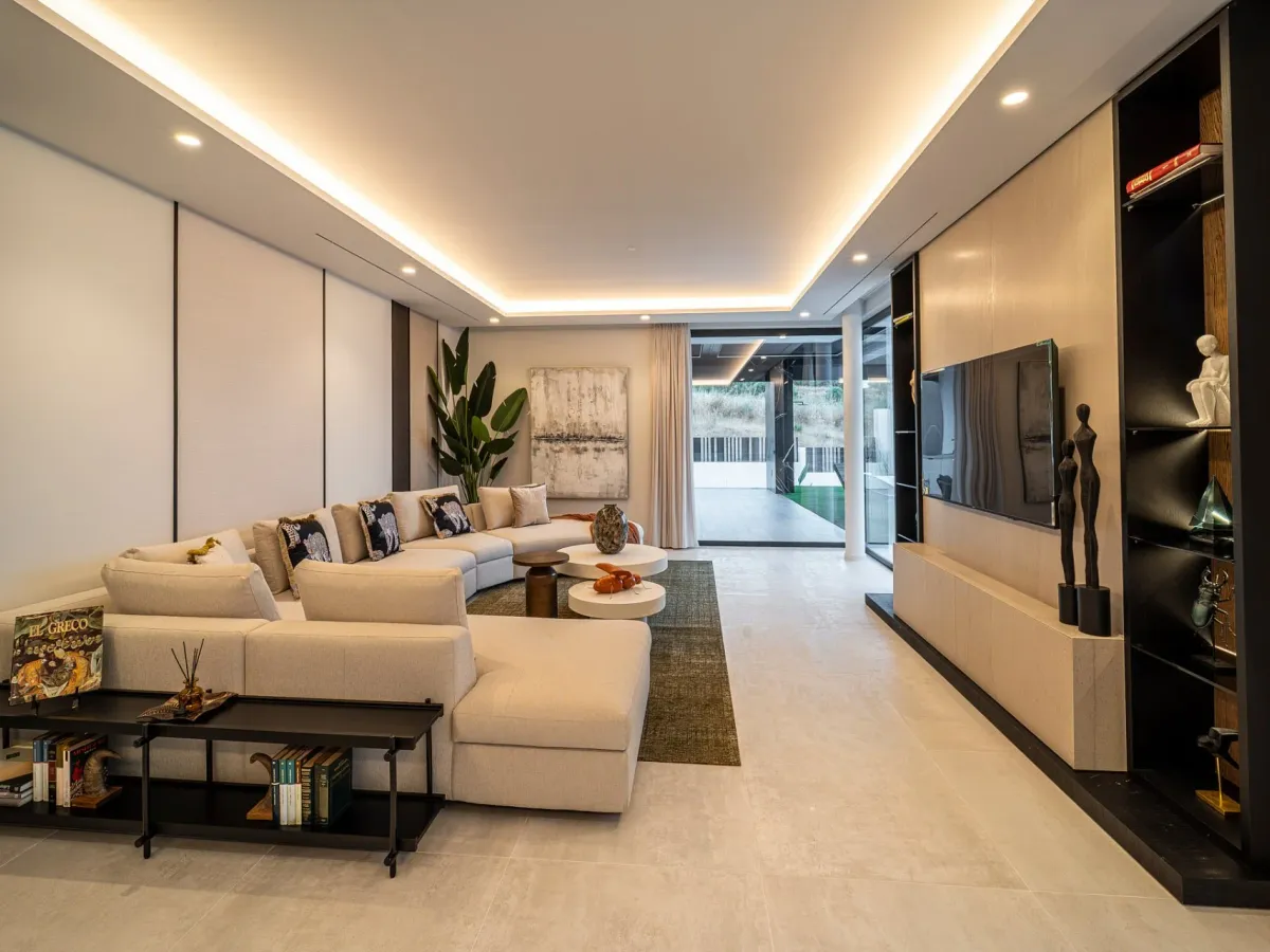 Exceptional new-build luxury villa with panoramic views in El Paraiso, Estepona East