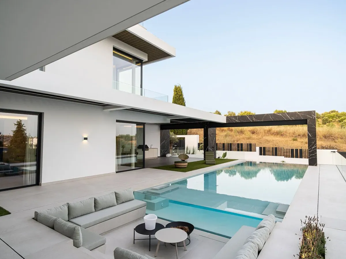 Exceptional new-build luxury villa with panoramic views in El Paraiso, Estepona East