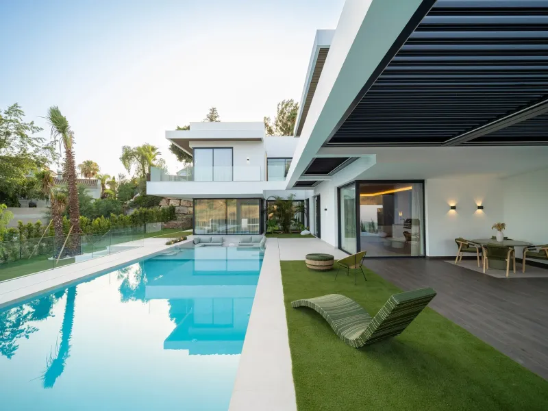 Exceptional new-build luxury villa with panoramic views in El Paraiso, Estepona East