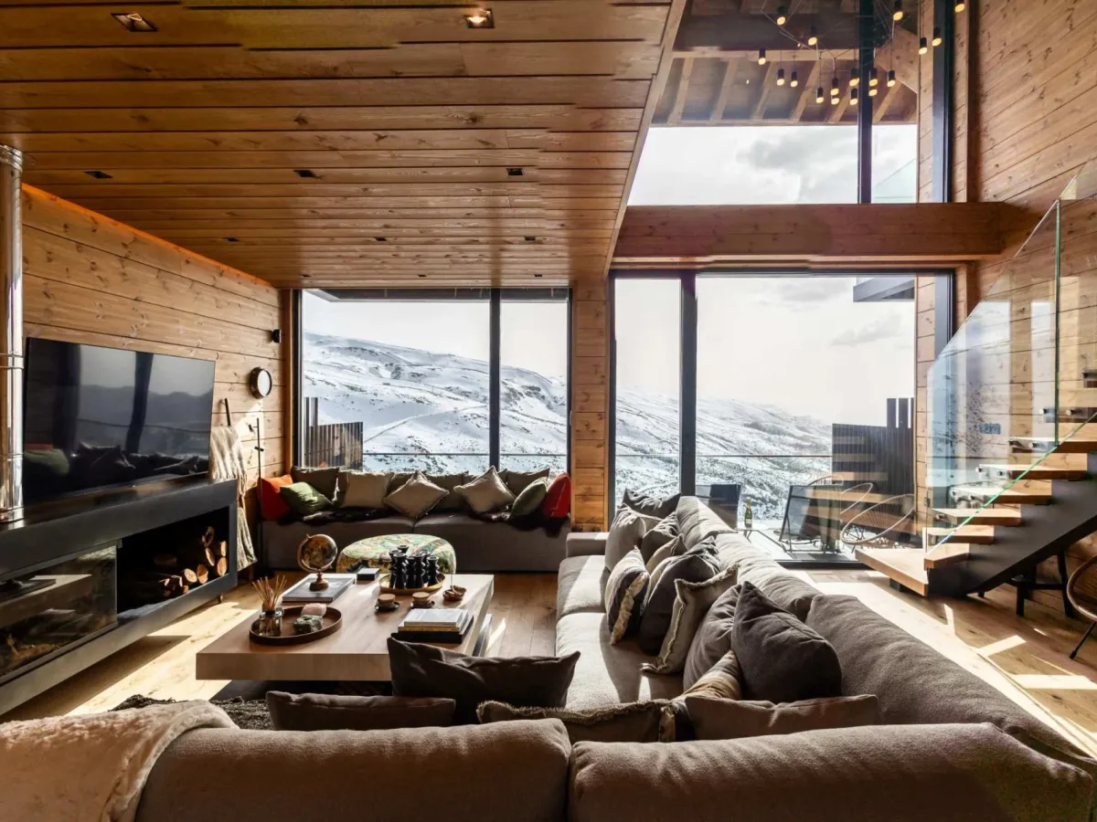 Impeccable villa with breathtaking views, located just 400 meters from the ski lifts of the Sierra Nevada ski resort, Granada