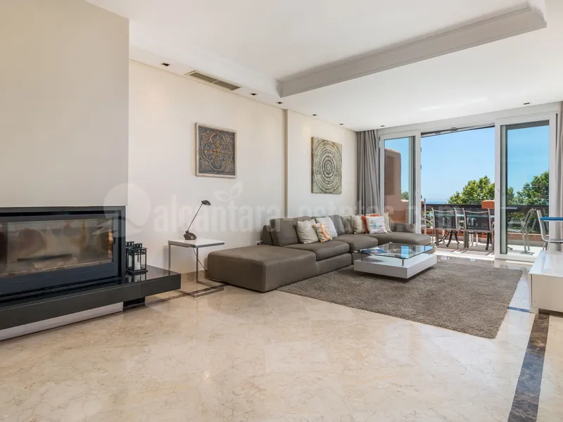 Duplex penthouse for sale in La Alzambra Puerto Banus