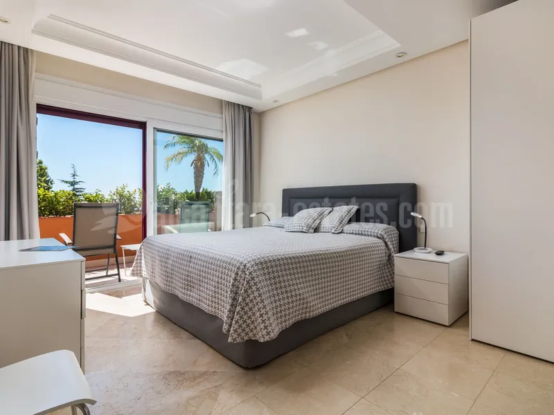 Duplex penthouse for sale in La Alzambra Puerto Banus