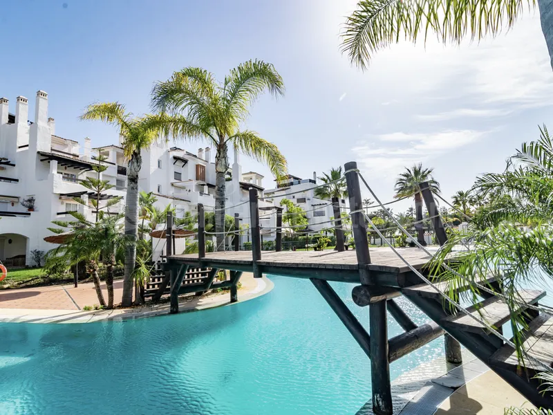 Apartment for sale in Las Adelfas, frontline San Pedro beach