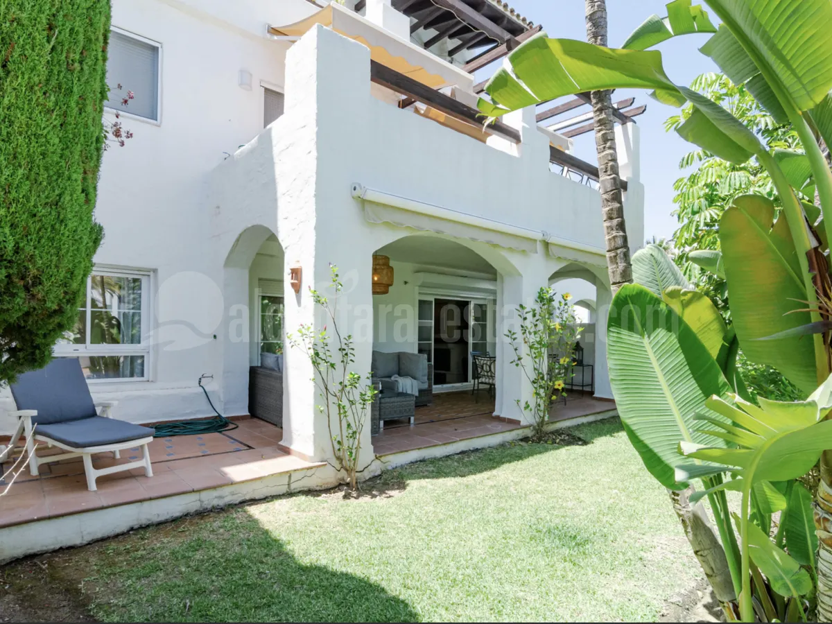 Apartment for sale in Las Adelfas, frontline San Pedro beach