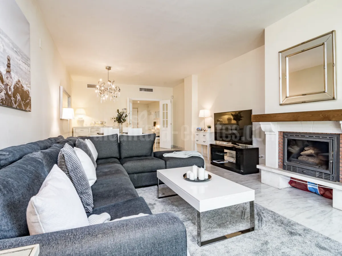 Apartment for sale in Las Adelfas, frontline San Pedro beach