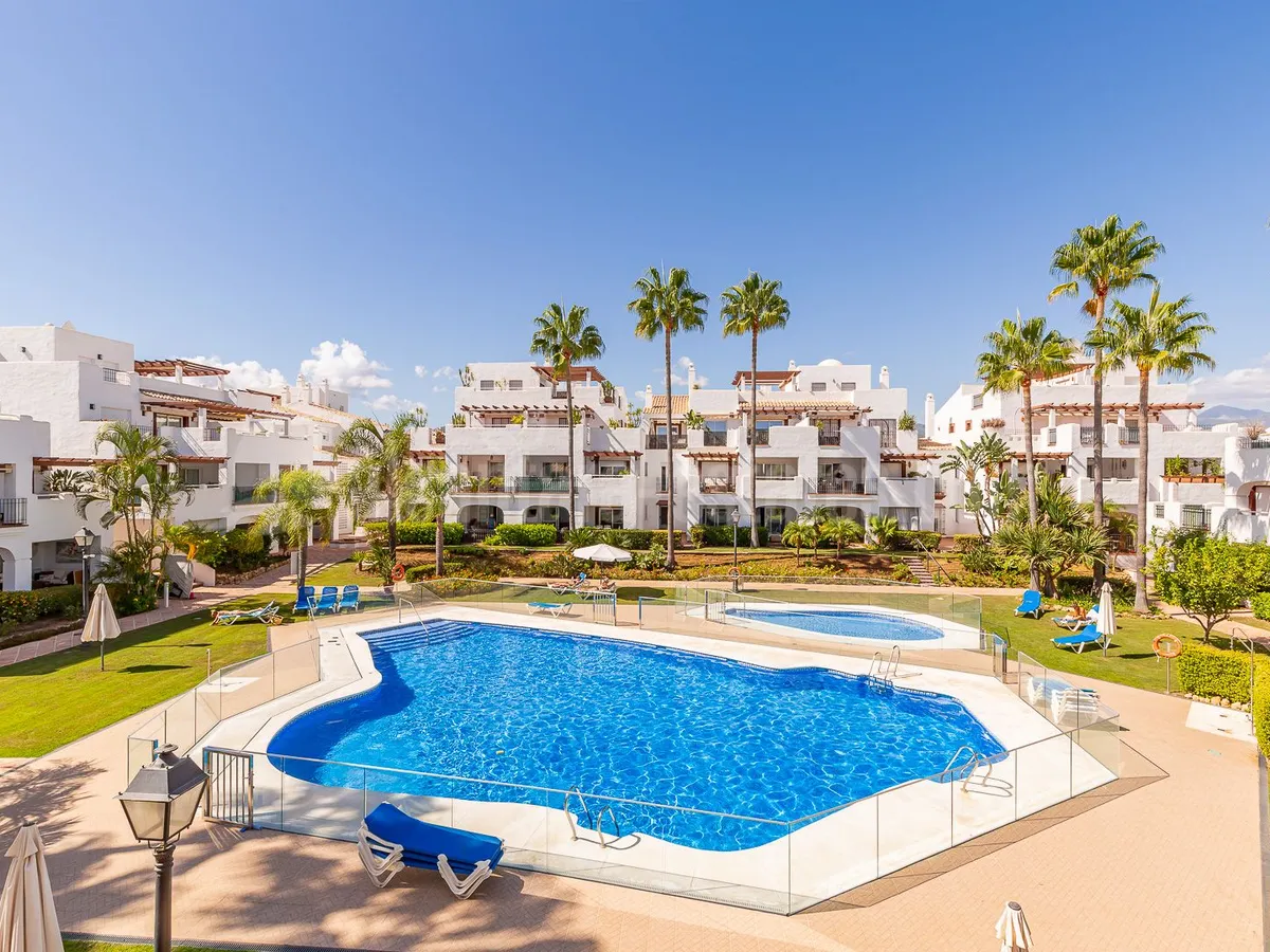 South facing apartment for sale in la Gavia, Nueva Alcantara, San Pedro Beach