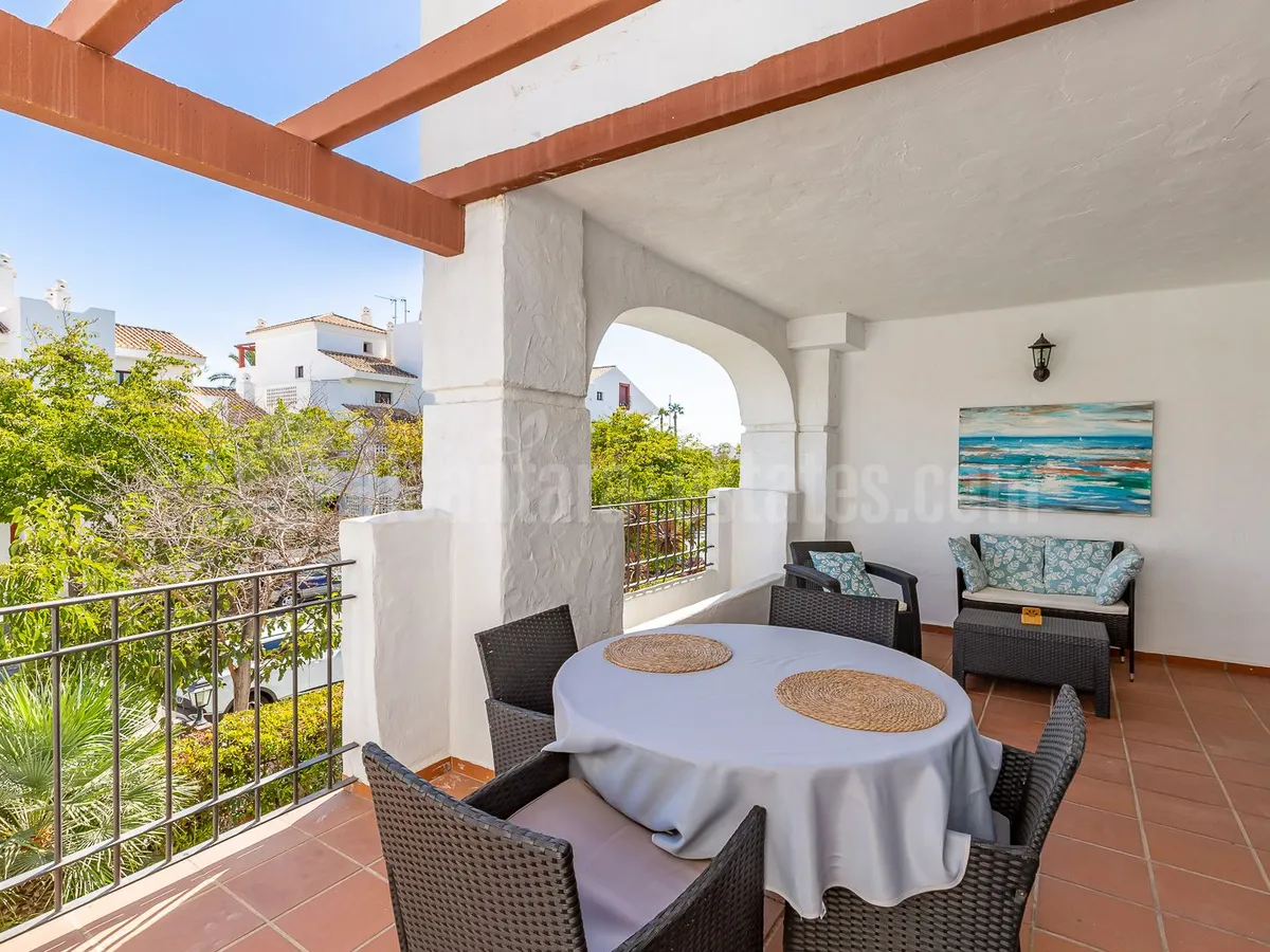South facing apartment for sale in la Gavia, Nueva Alcantara, San Pedro Beach