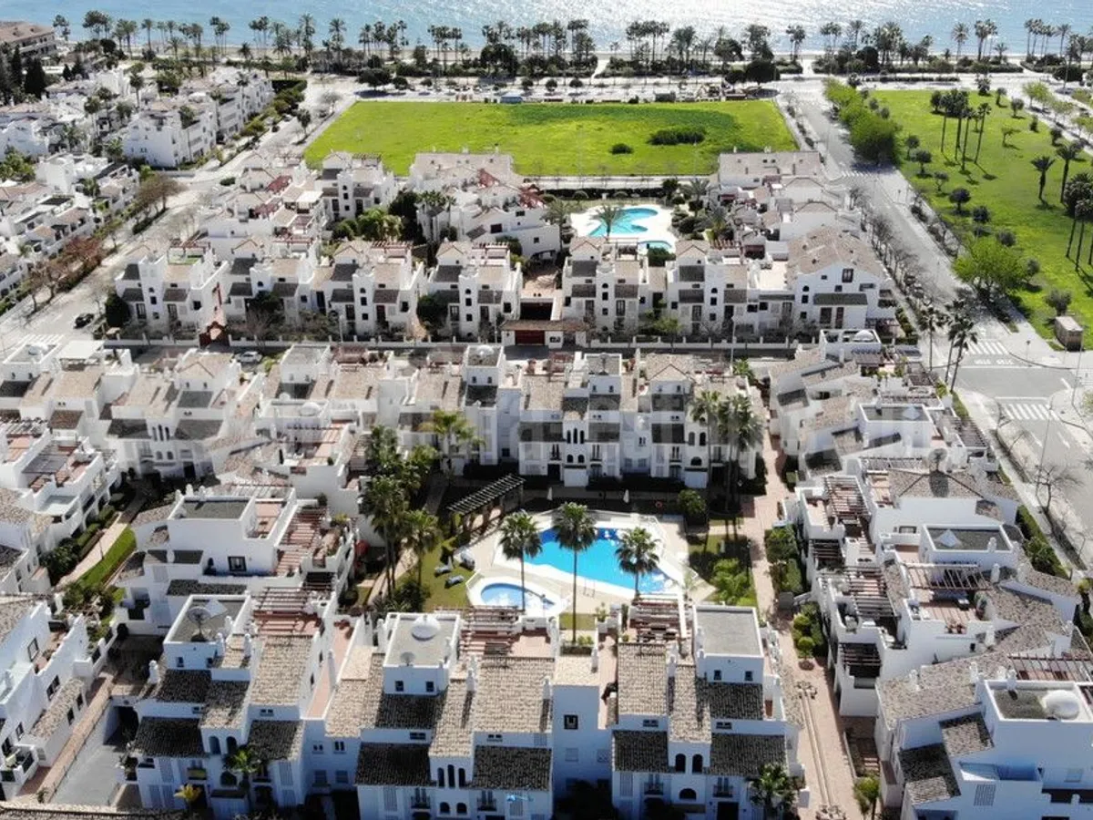 South facing apartment for sale in la Gavia, Nueva Alcantara, San Pedro Beach
