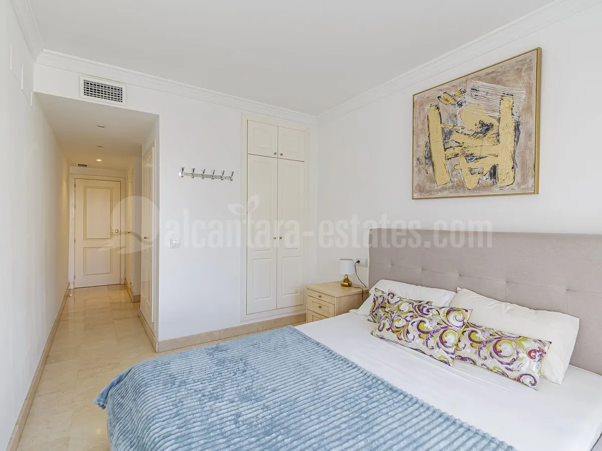 South facing apartment for sale in la Gavia, Nueva Alcantara, San Pedro Beach