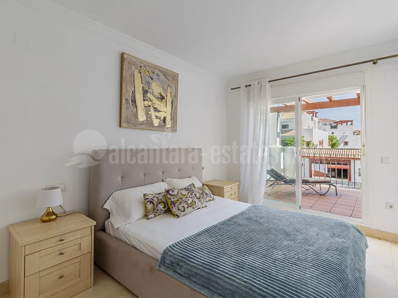 South facing apartment for sale in la Gavia, Nueva Alcantara, San Pedro Beach