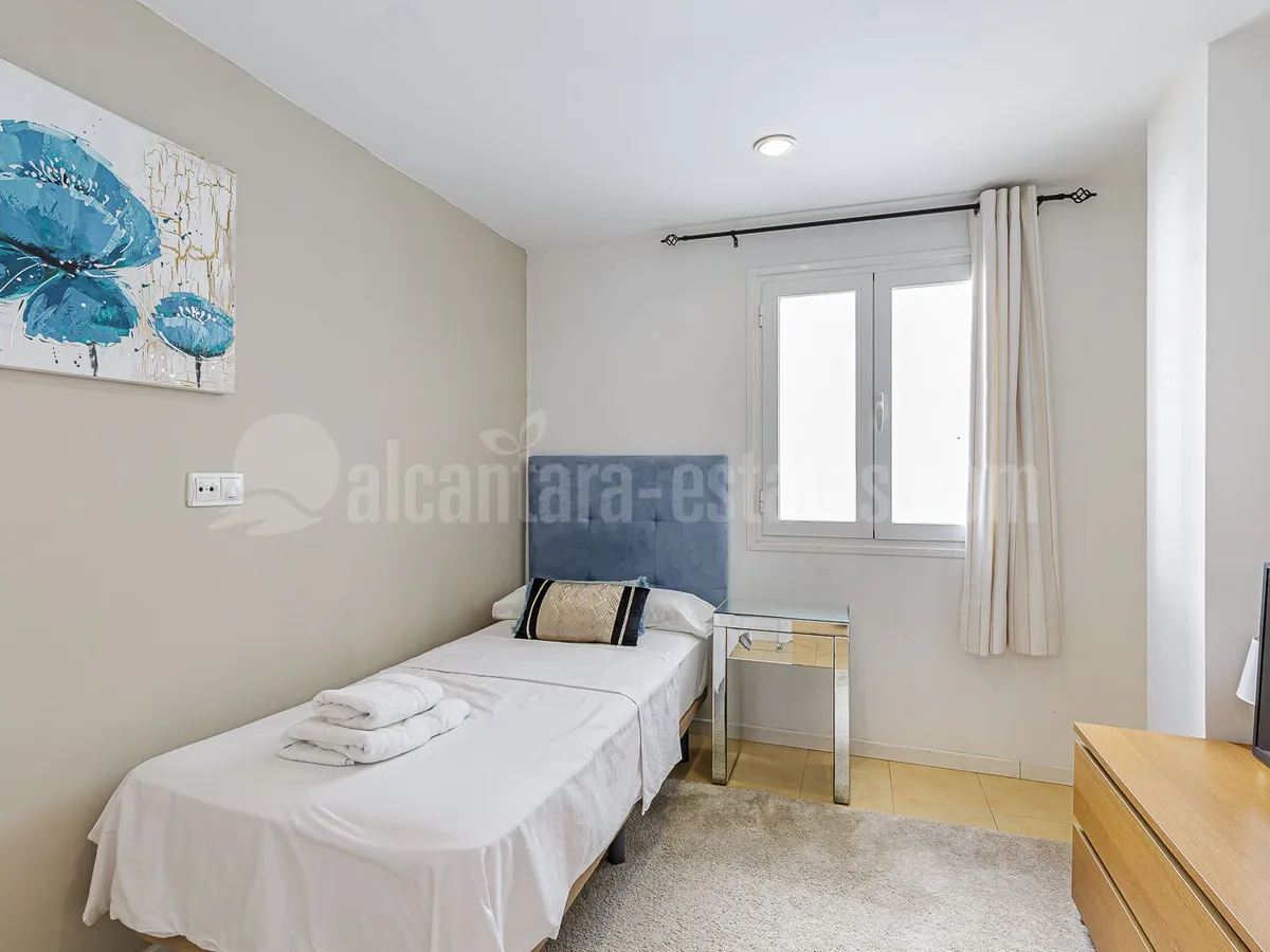 South facing apartment for sale in la Gavia, Nueva Alcantara, San Pedro Beach