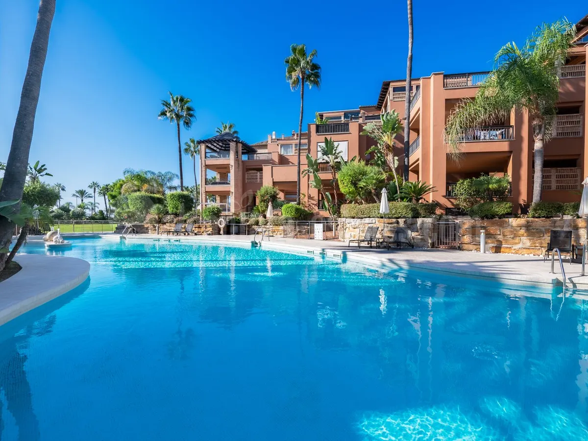 Penthouse for sale in Casablanca beach, frontline San Pedro Beach