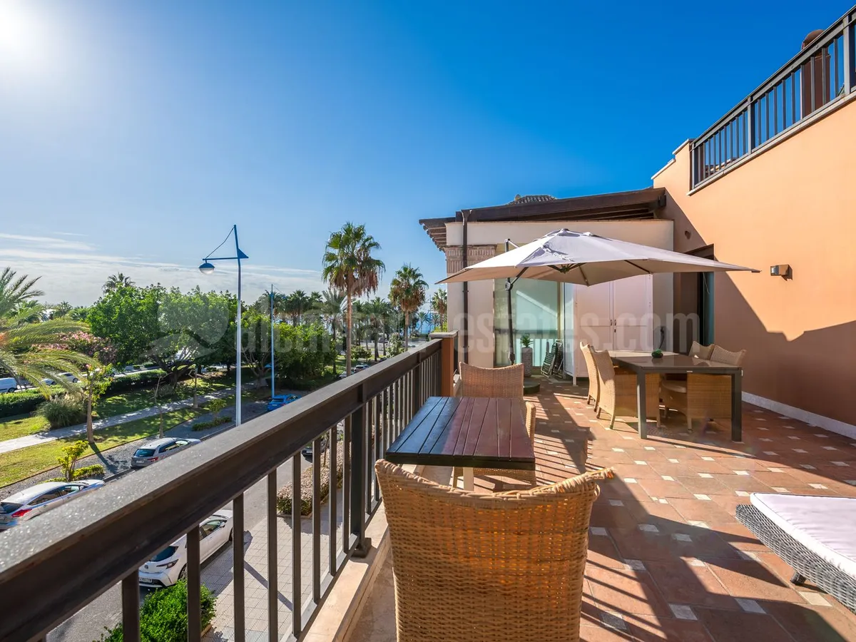 Penthouse for sale in Casablanca beach, frontline San Pedro Beach