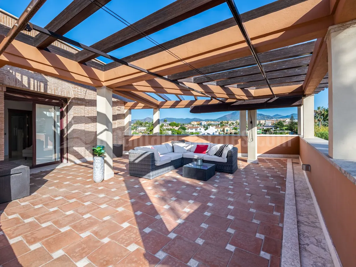 Penthouse for sale in Casablanca beach, frontline San Pedro Beach