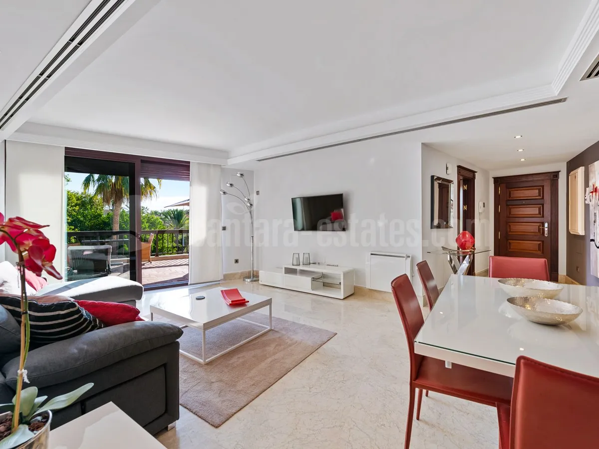 Penthouse for sale in Casablanca beach, frontline San Pedro Beach