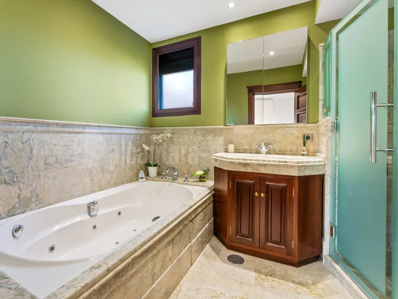 Penthouse for sale in Casablanca beach, frontline San Pedro Beach