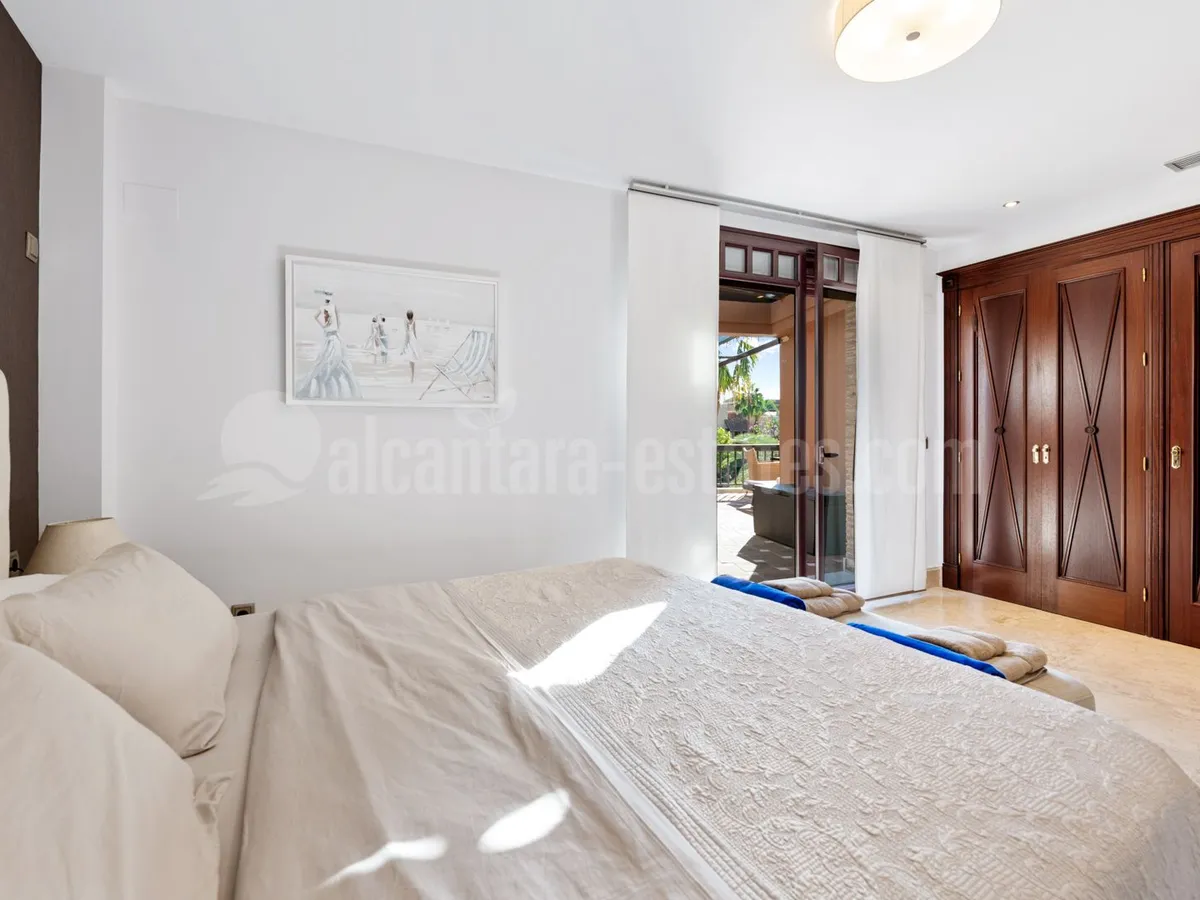 Penthouse for sale in Casablanca beach, frontline San Pedro Beach