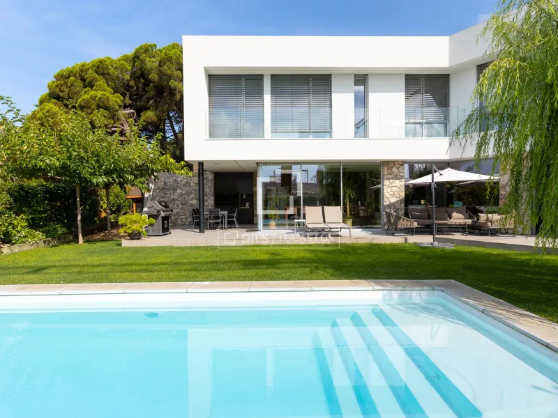 Excellent 6 Bedroom house / villa for sale in Teià, Barcelona