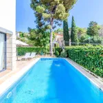 Exclusive detached 4-bedroom house with pool and garden for sale in the heart of Sitges. 3