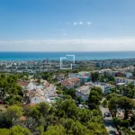 Exclusive detached 4-bedroom house with pool and garden for sale in the heart of Sitges. 5